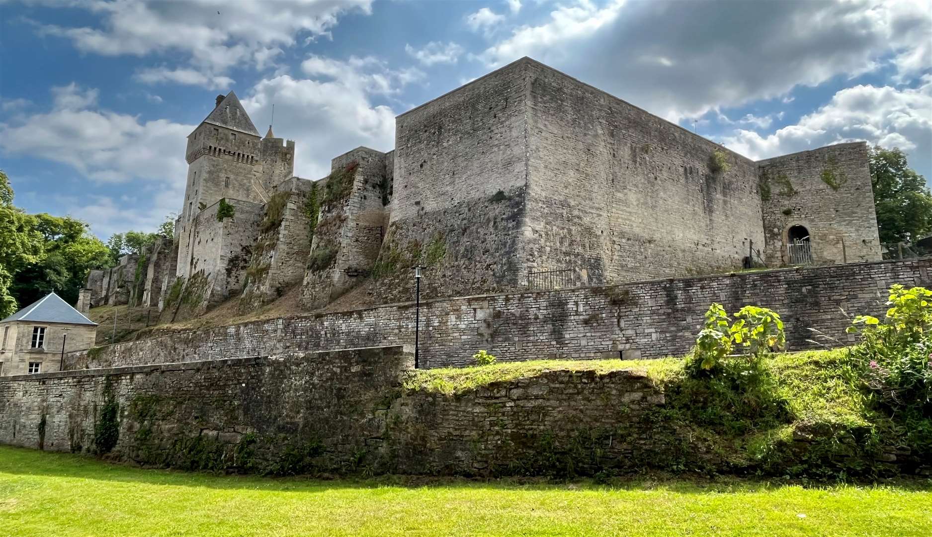 The Château de Creully, adapted into a BBC broadcasting station headed by seasoned war correspondent, Frank Gillard. Credit: Mirek Gosney