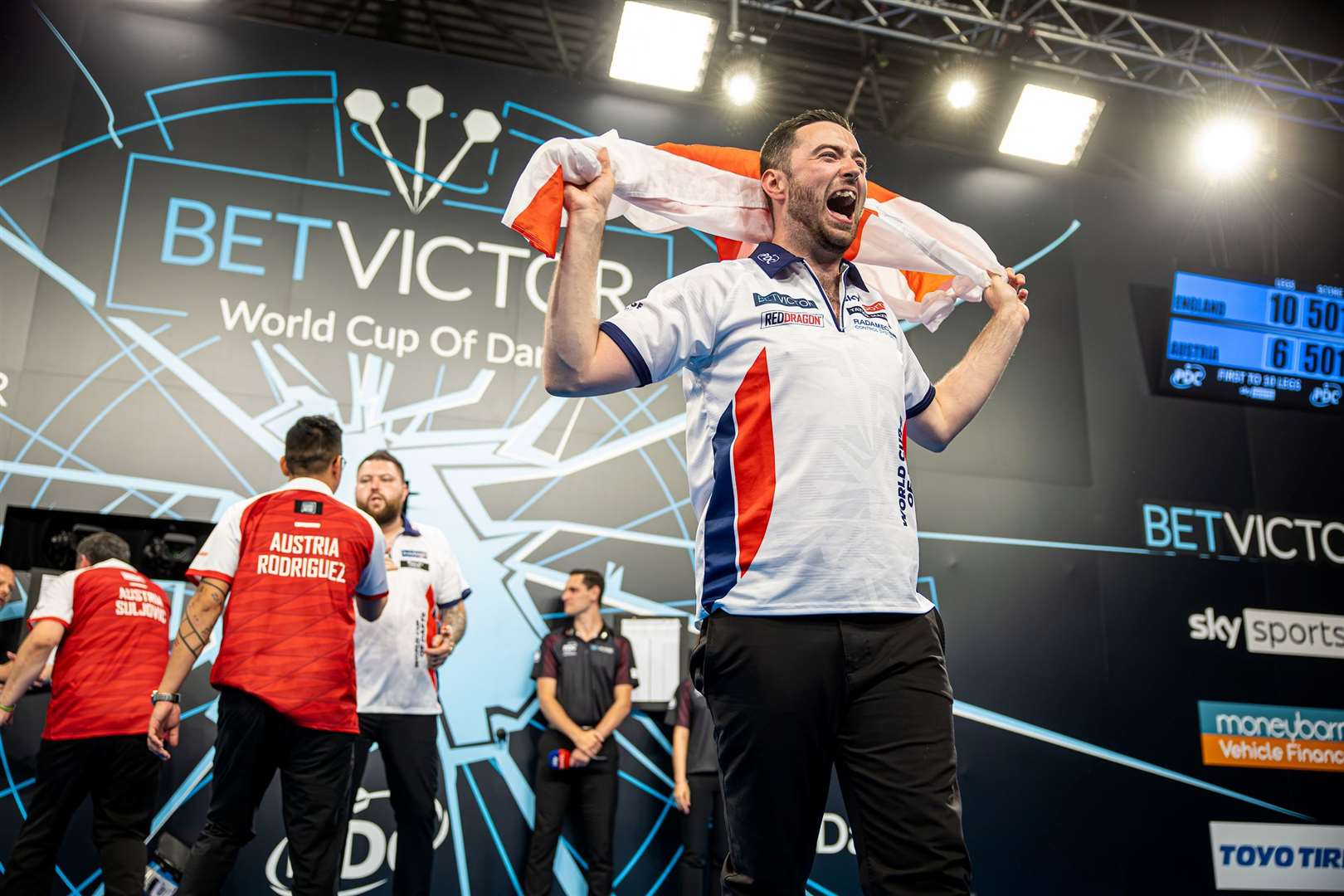 Luke Humphries at the BetVictor World Cup of Darts 2024 - Photo: Jonas Hunold/PDC Europe