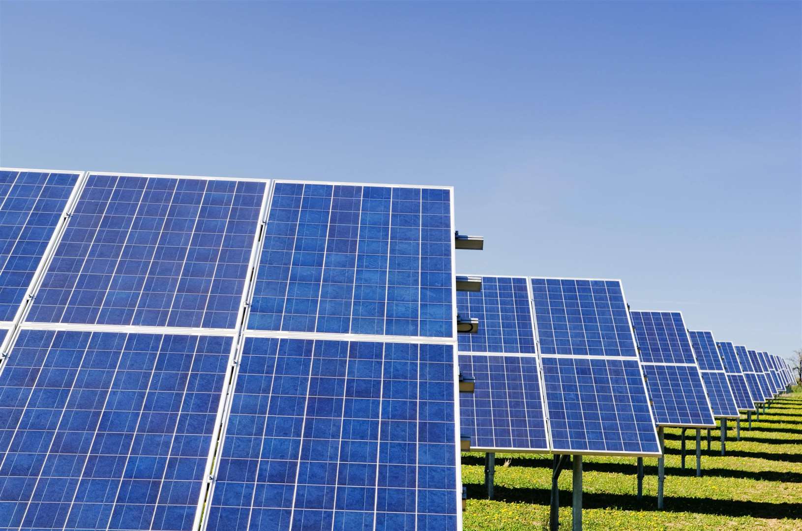 Solar farm costs go up (55016107)