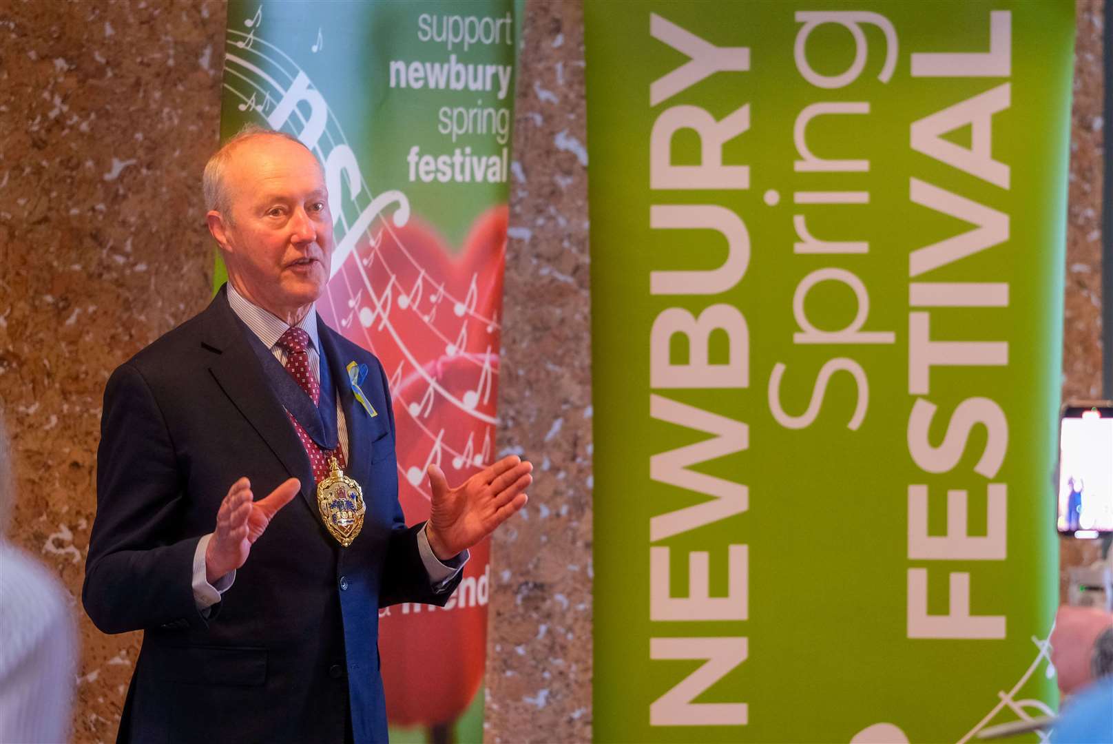 Launch of Newbury Spring Festival, Newbury mayor Nigel Foot Ref: 09-0924M