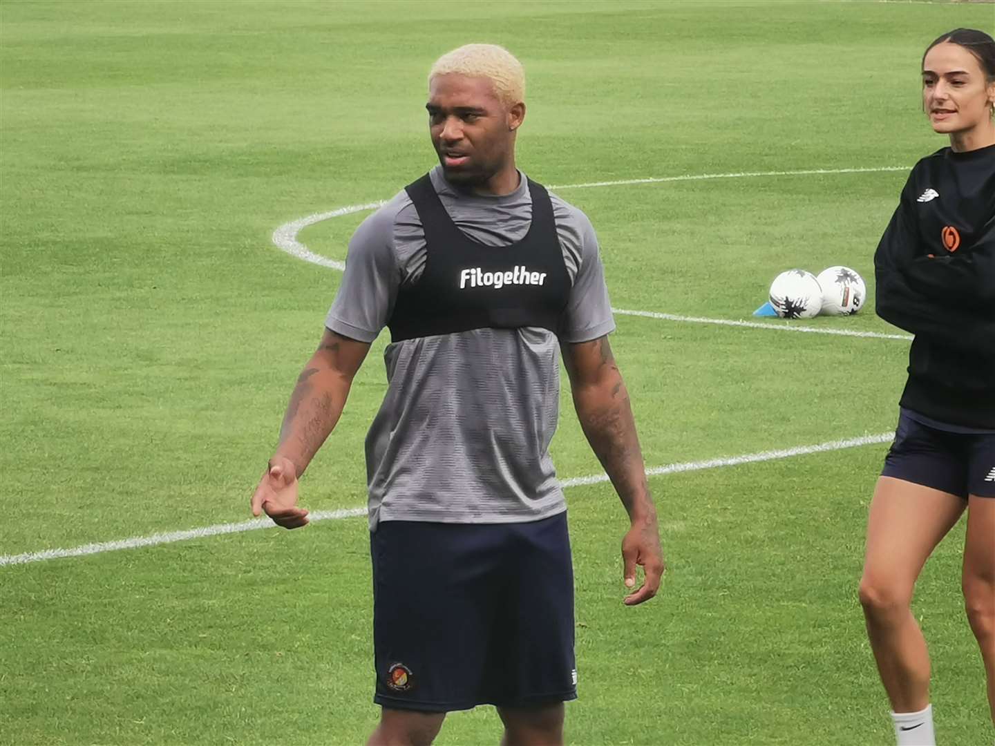 Hungerford have signed former Liverpool and Bournemouth winger Jordon Ibe