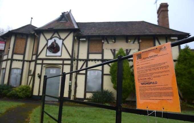Another pub closes in September 2018. Pic by Paul Worsley, West Berkshire CAMRA