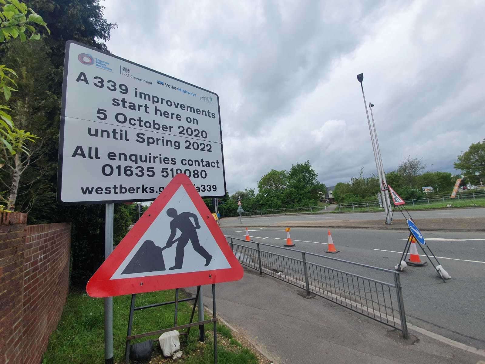 Roadworks on the A339 (47373999)
