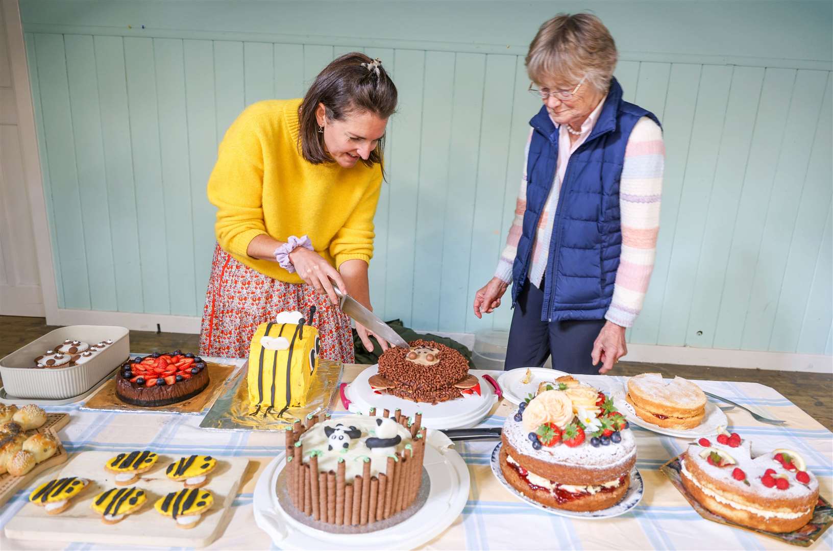 Judging the cakes with Alice Hole and Lady Iliffe
