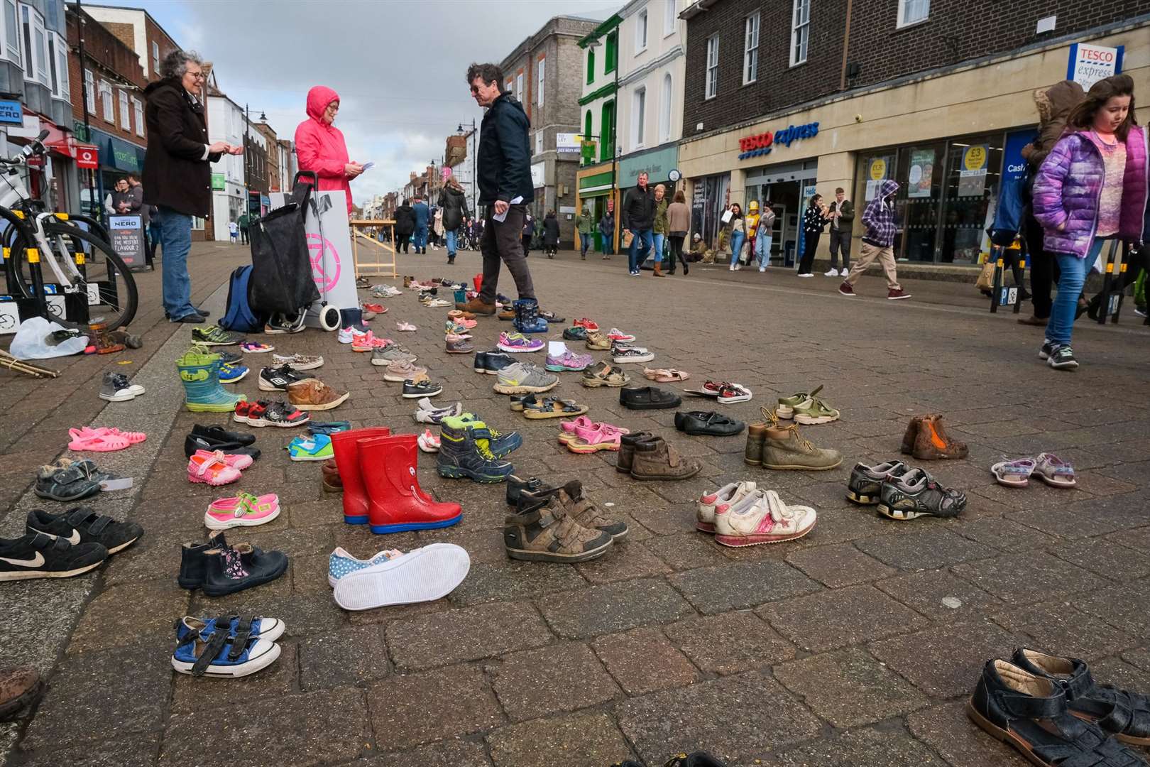 Newbury Extinction Rebellion in Northbrook Street (55635504)