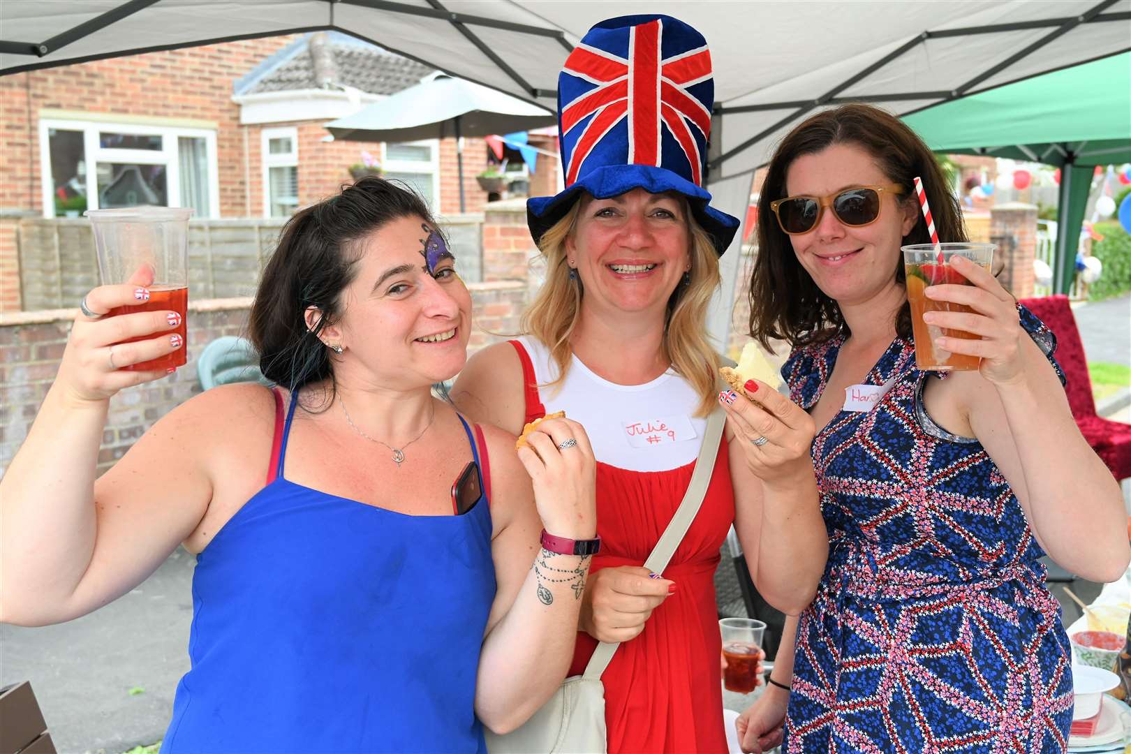 Victor Road, Thatcham Roxy Tola, Julie Miklos-Denton and Hannah Seden (party organiser) (57090202)