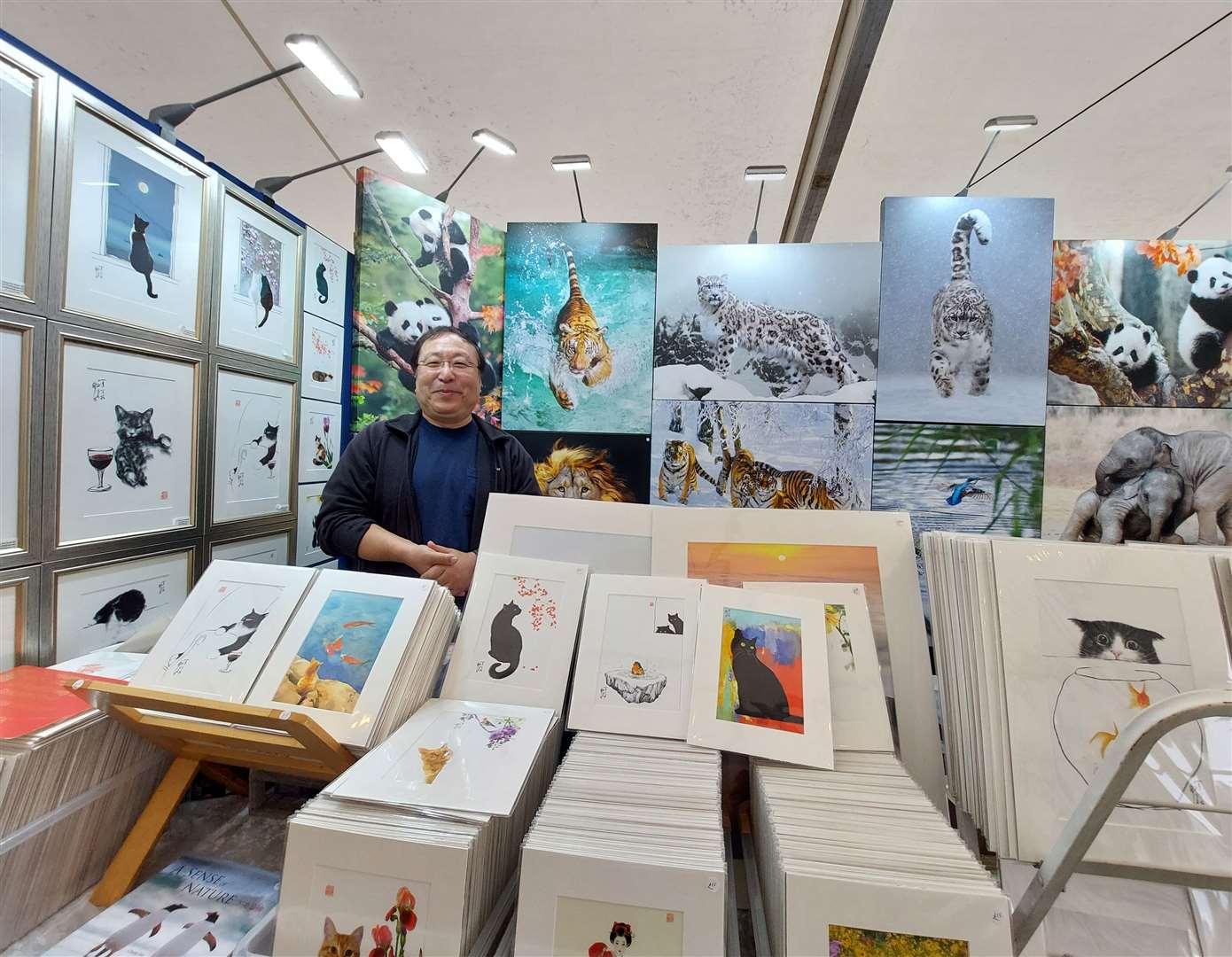 Chen Yan with his art