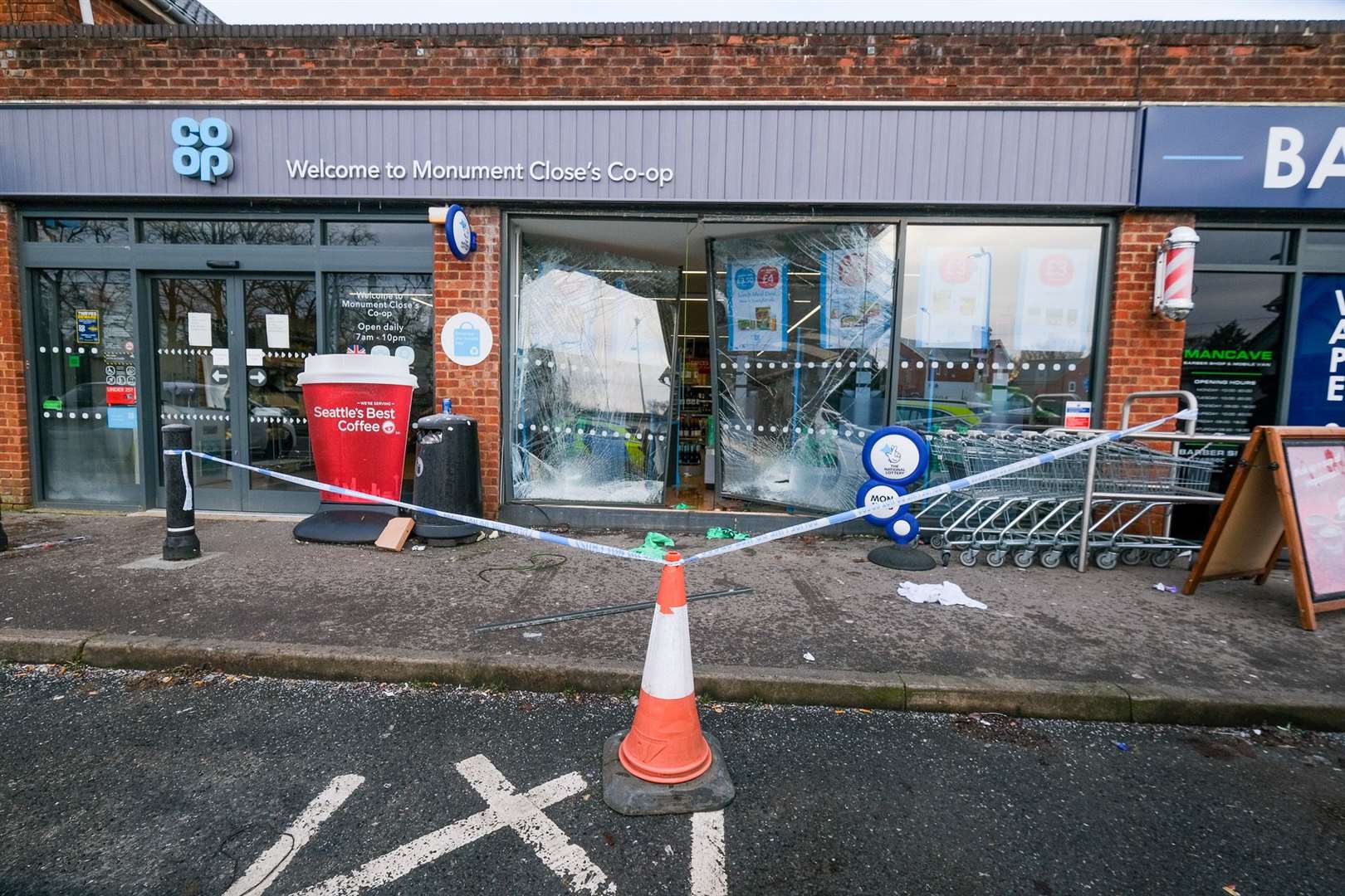 The Co-Op remains taped off this morning. (61895744)