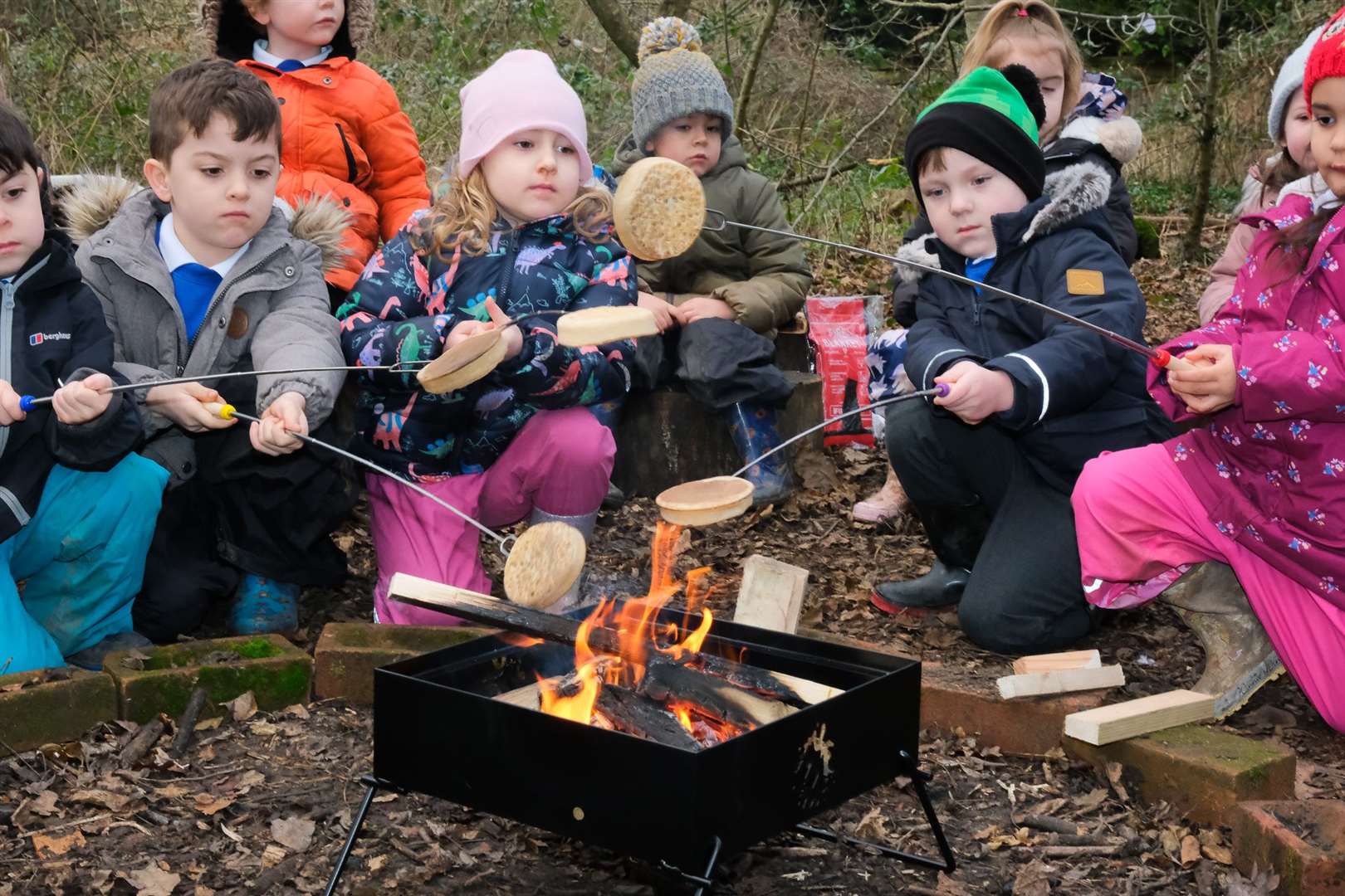John Rankin School - Forest School activities. Ref: 04-0222.