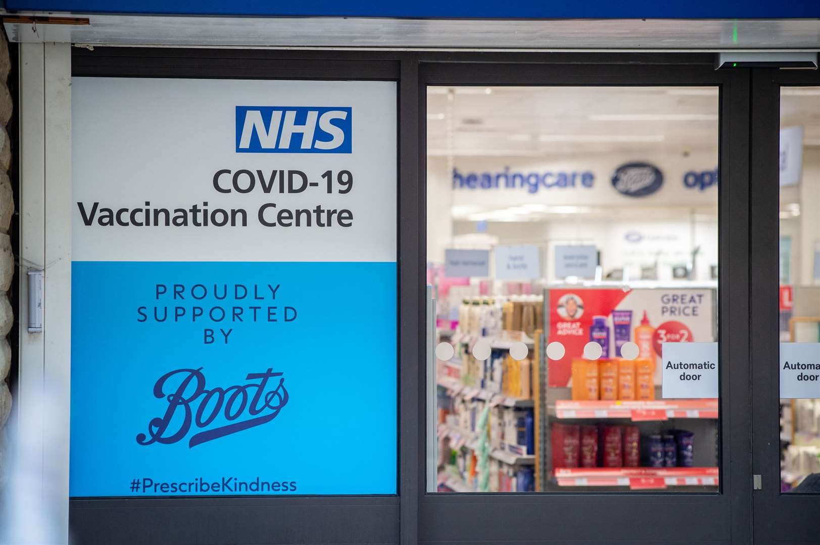 Will Johnston Photography 13012021 - Sassy Films - An NHS Covid-19 Vaccination centre has opened at Boots in Northbrook Street, Newbury (47137846)
