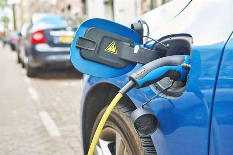 Electric vehicle charging station