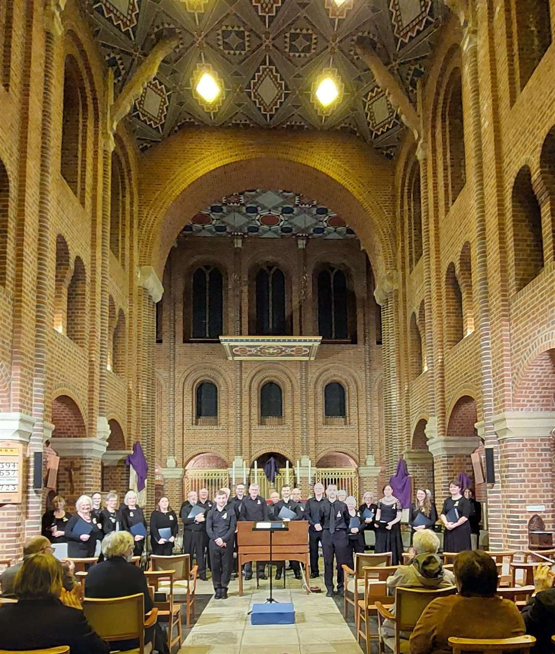 Newbury Chamber Choir picture Fiona Bennett