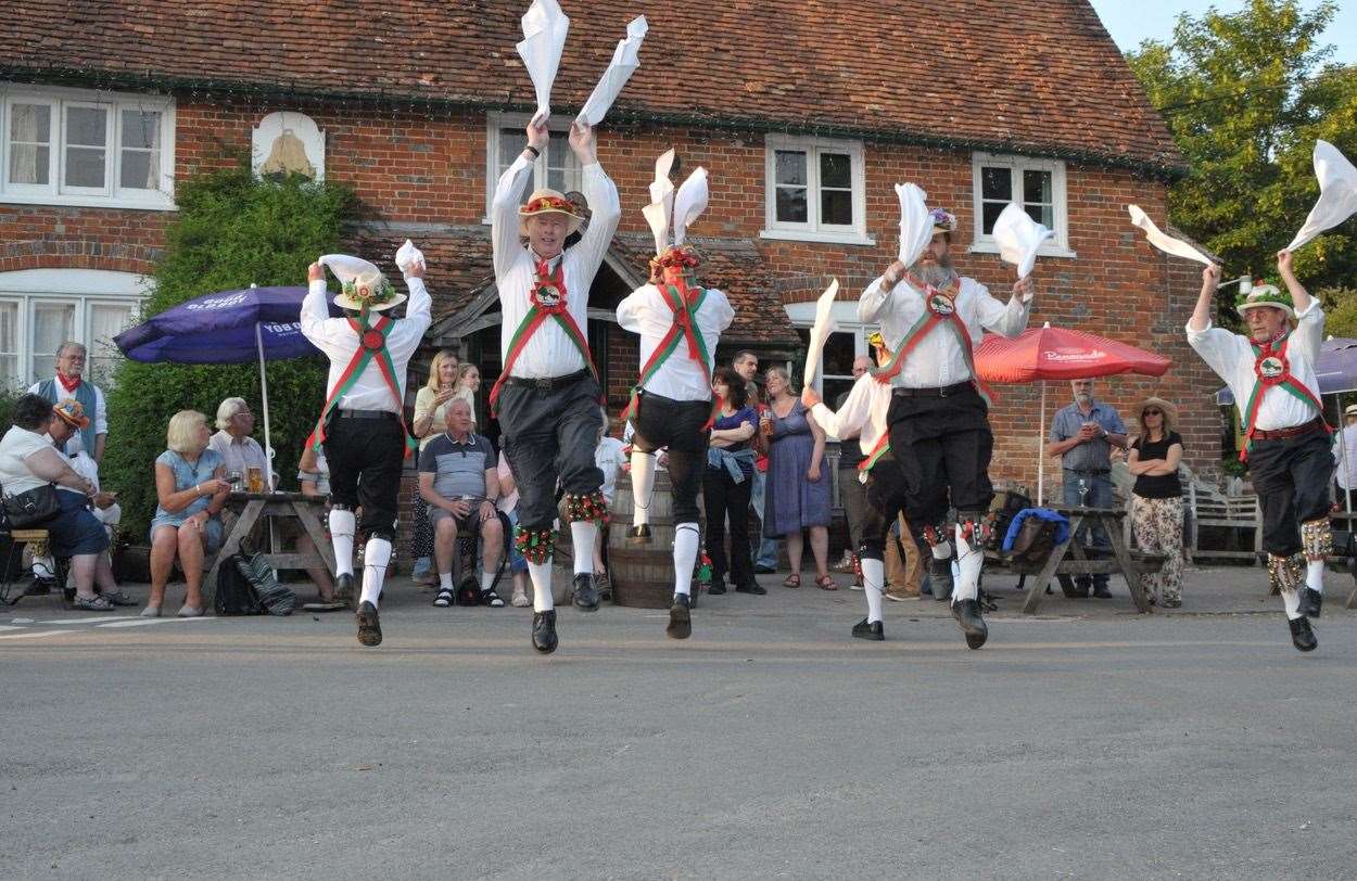 Icknield Way and Kennet morris men at The Bell, Aldworth Pic: Geoff Fletcher
