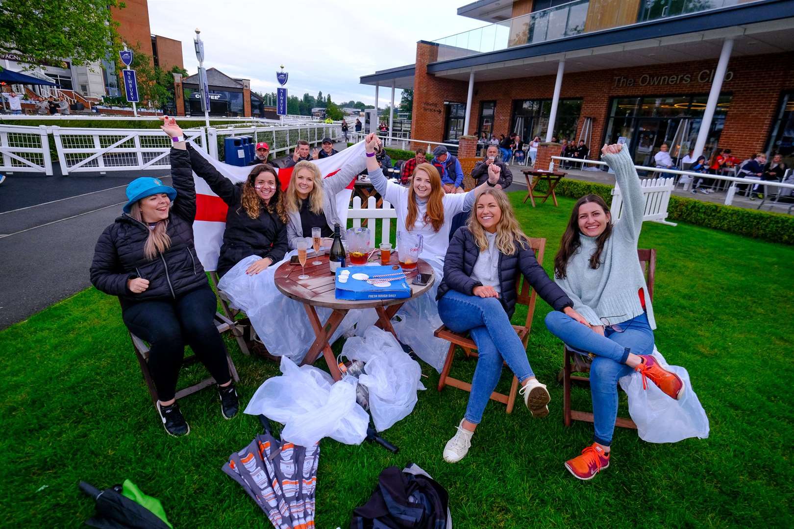 England fans watch the game at Newbury Racecourse.Ref: 28-0921.. (49112059)
