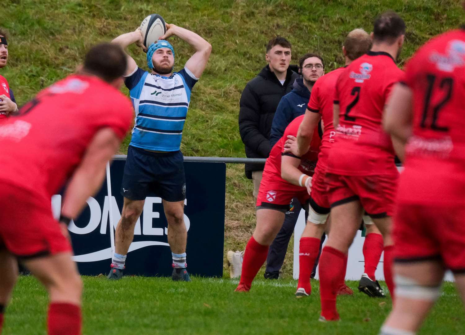 Hooker Harry Waye-Branch delivers a lineout