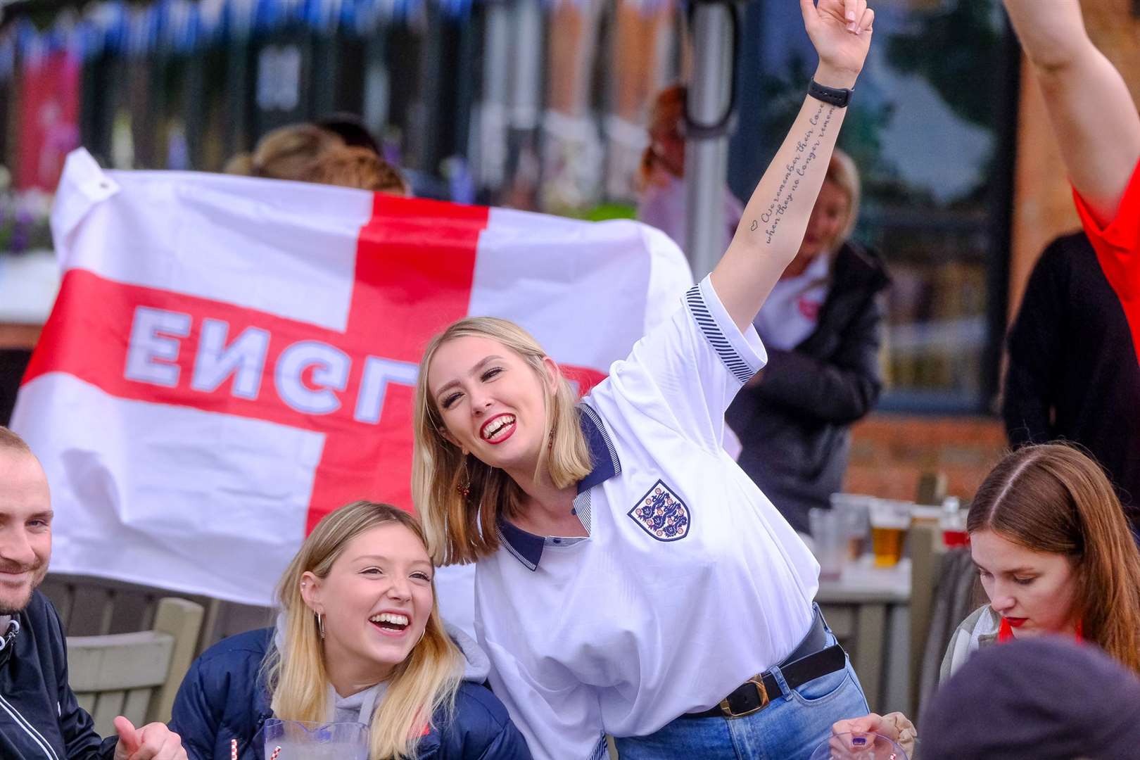 England fans watch the game at Newbury Racecourse.Ref: 28-0921.. (49112203)