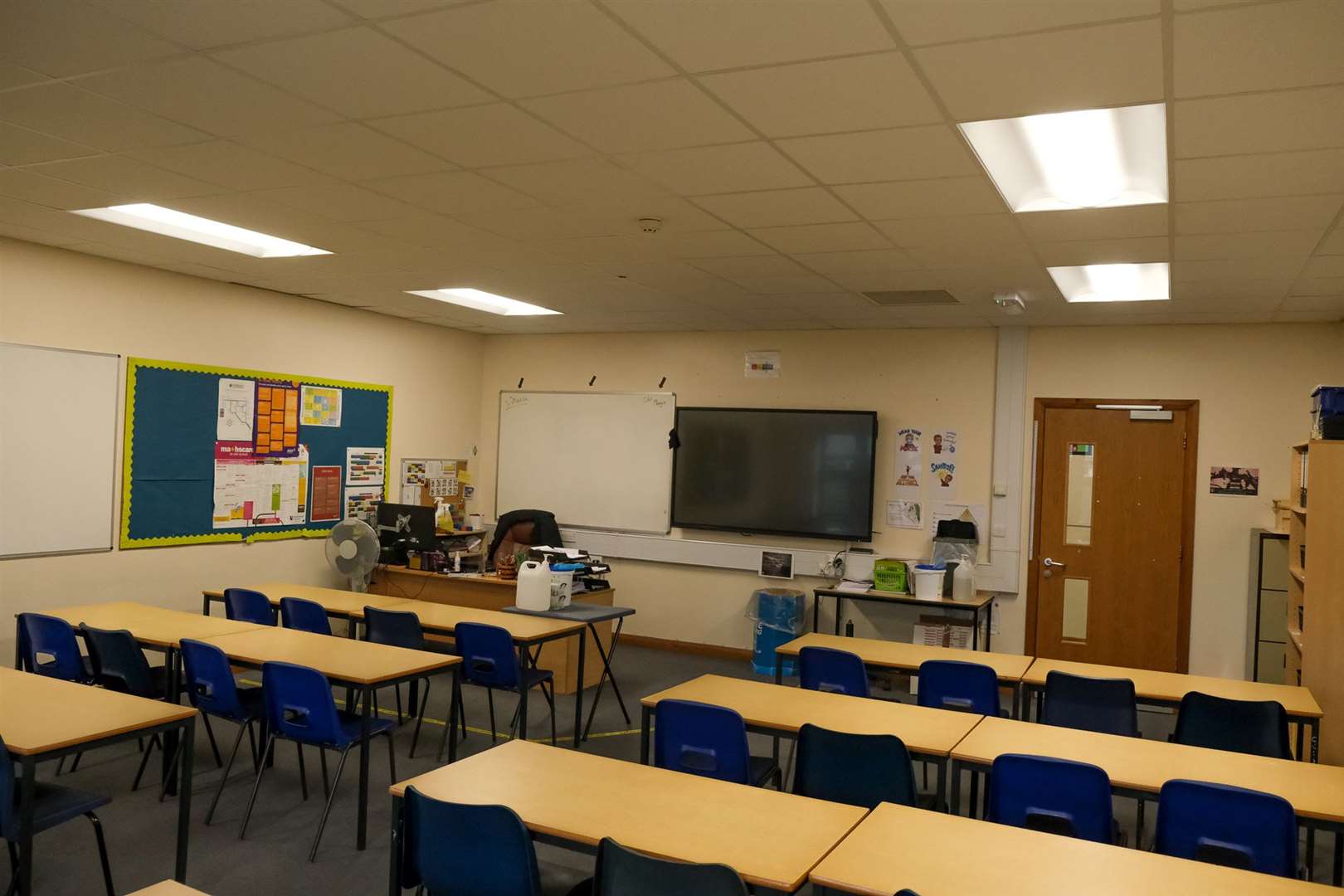 The Downs, Compton - improving building around the school energy efficiency, reduce carbon emissions and lower energy bills (46239008)