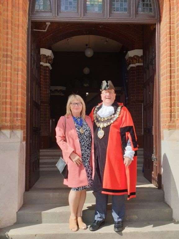 The mayor and lady mayoress of Newbury, Billy and Sharon Drummond