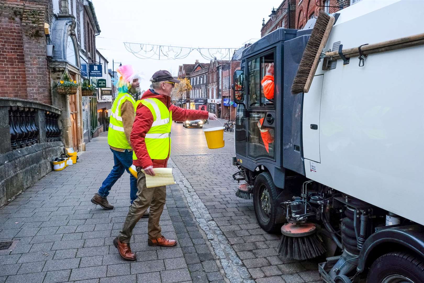 Newbury 41 Club collecting money on Northbrook Street for Children in Need. Ref: 47-0121.