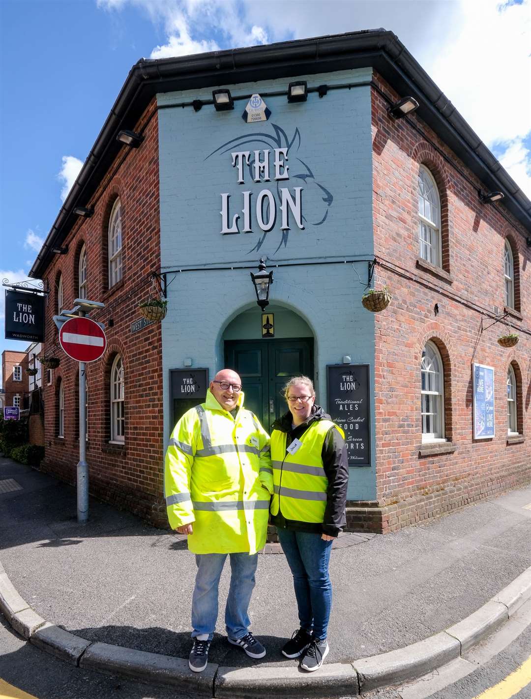 Volunteer of the week - Kevin Archibald and Julia Ingram .Ref: 18-1221A.Picture by Phil Cannings.. (46841965)