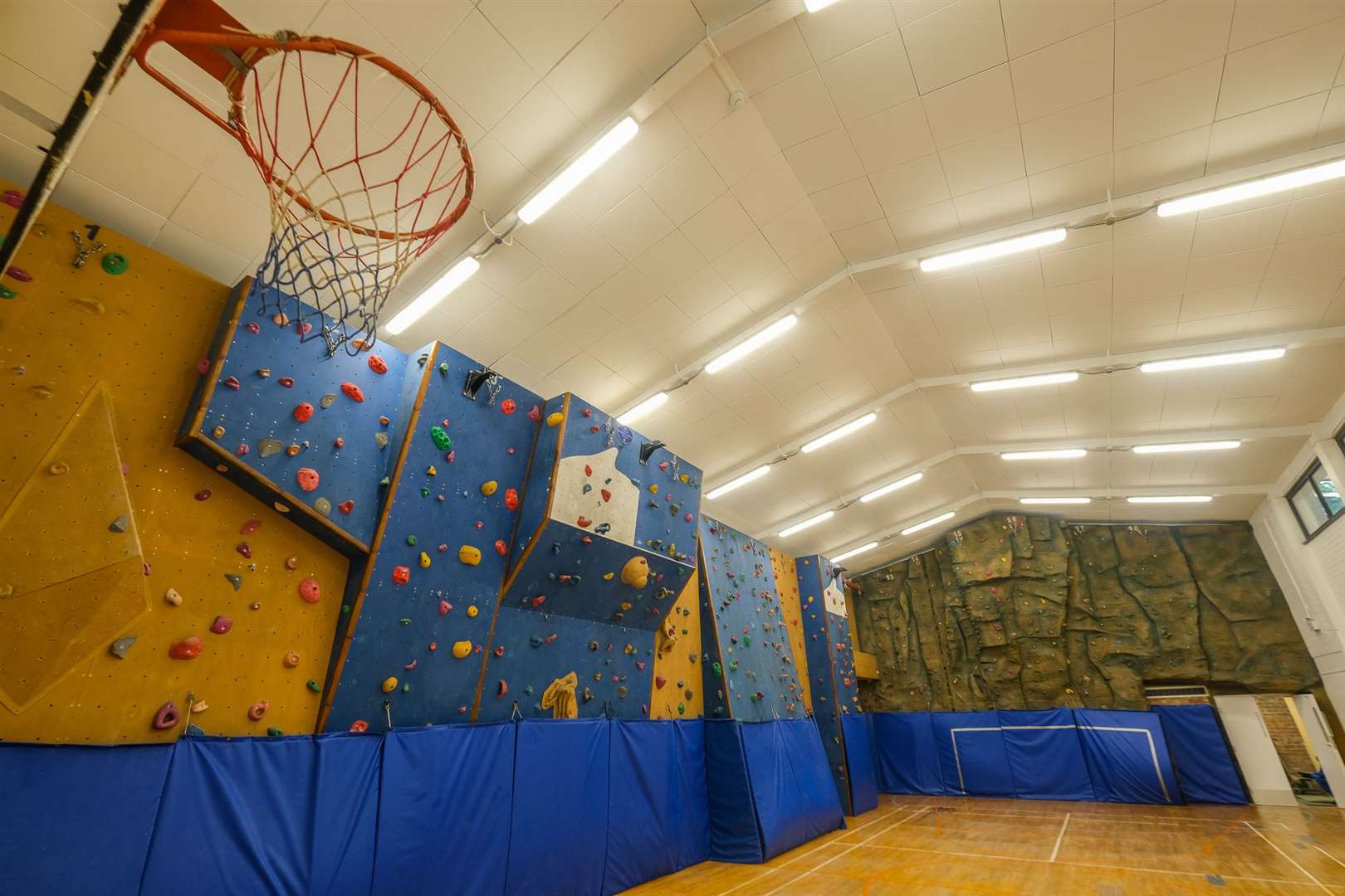 Waterside Centre - Gym and Climbing Wall.Ref: 34-0621. (50424032)