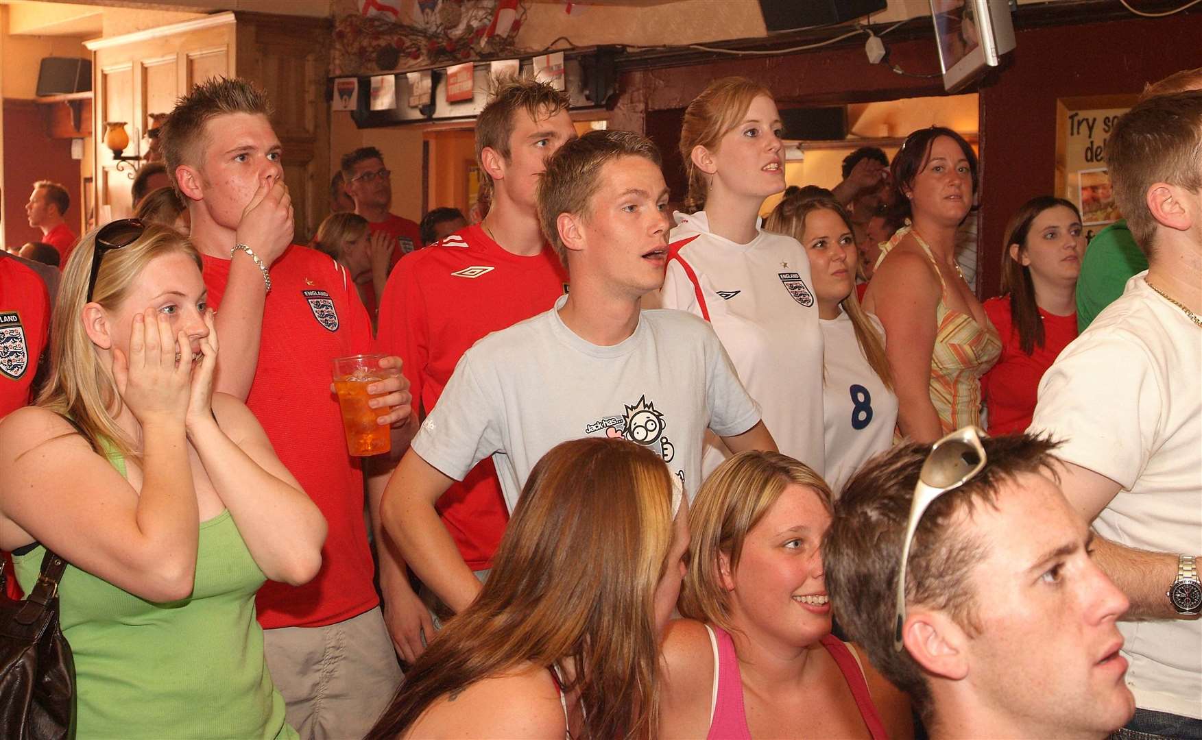 World Cup 2006 England v Portugal - Berkshire Tavern.
