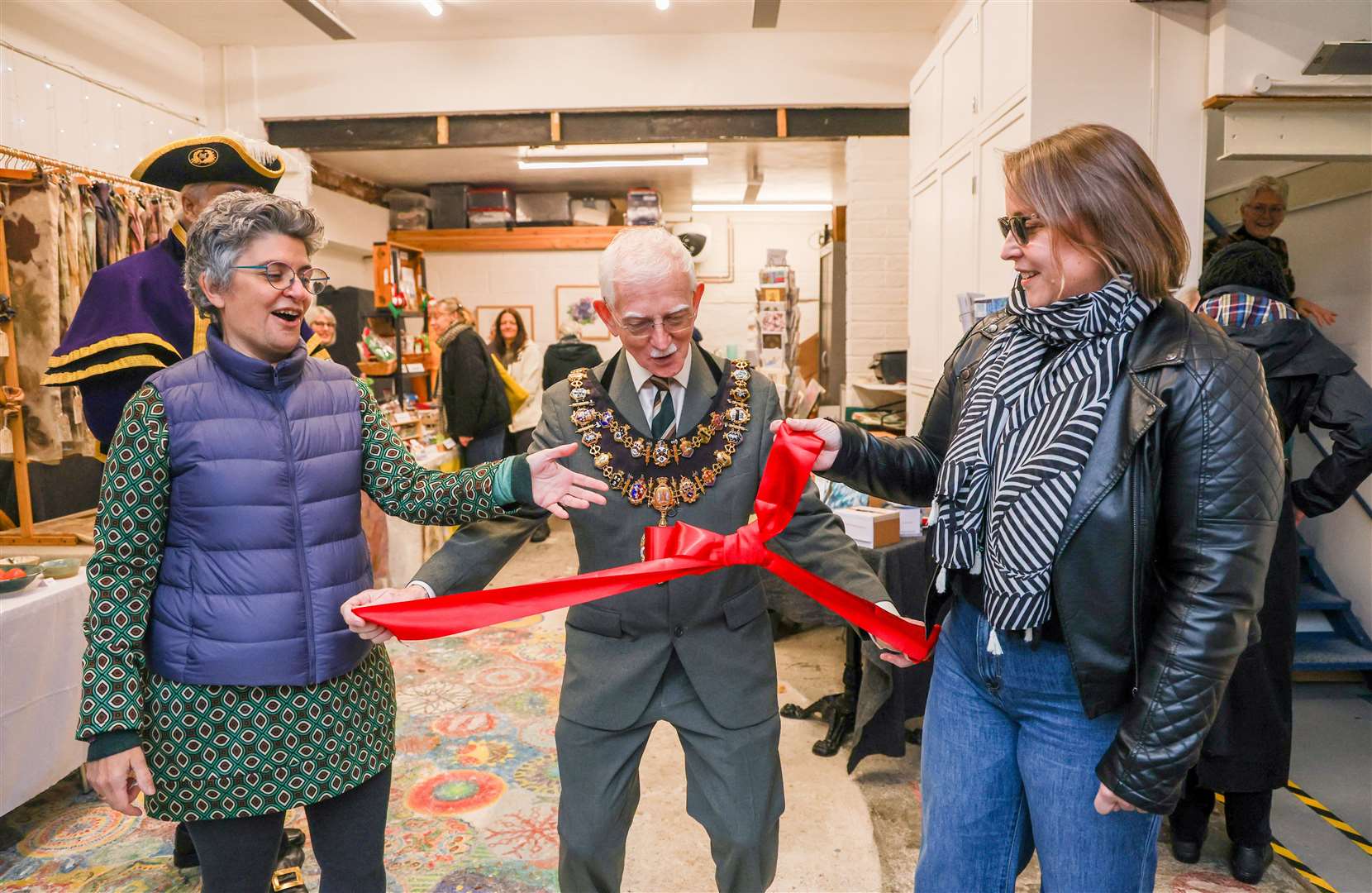 City Arts Christmas Fair - Opened by mayor of Newbury Andy Moore, with Isabel Carmona and Emma Samuel Ref: 46-0324D