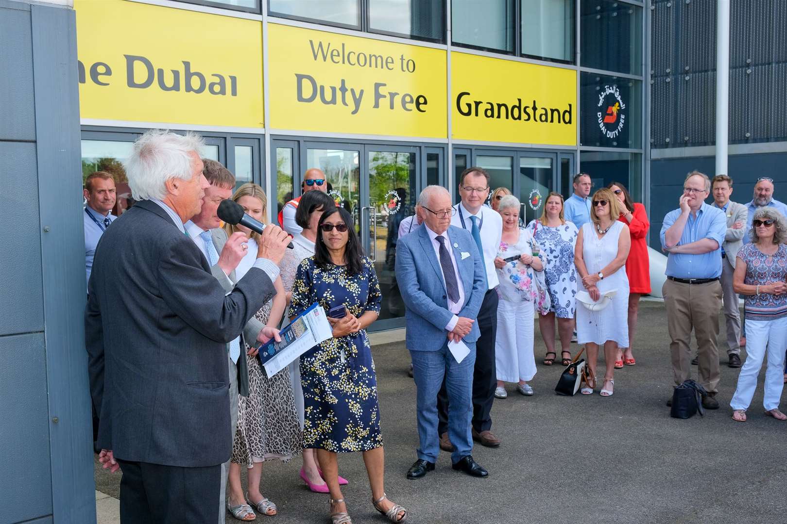 James Puxley, Lord Lieutenant of Berkshire unveils plaque at Newbury Racecourse