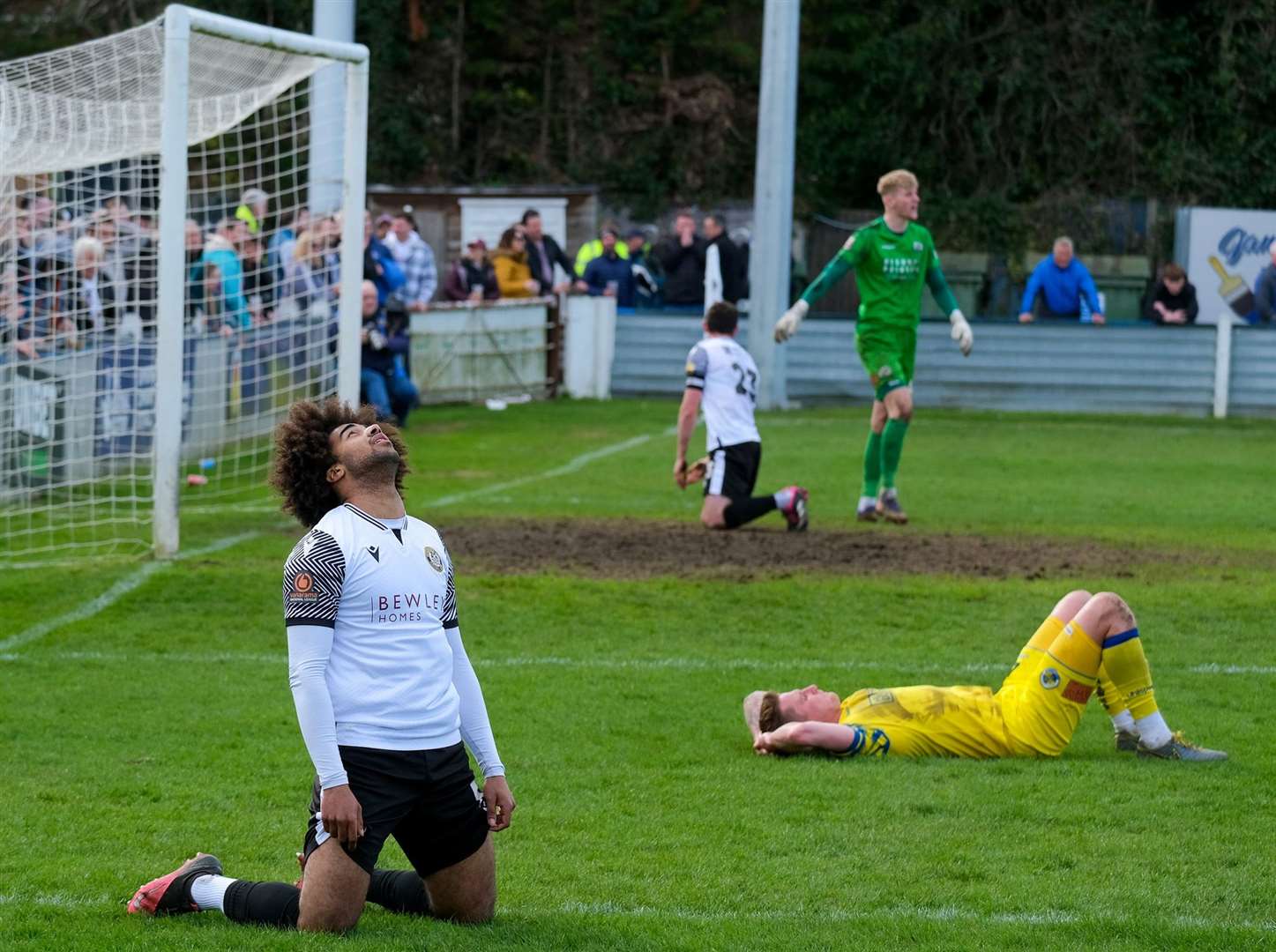Hungerford’s season ended with a miserable defeat at champions Ebbsfleet