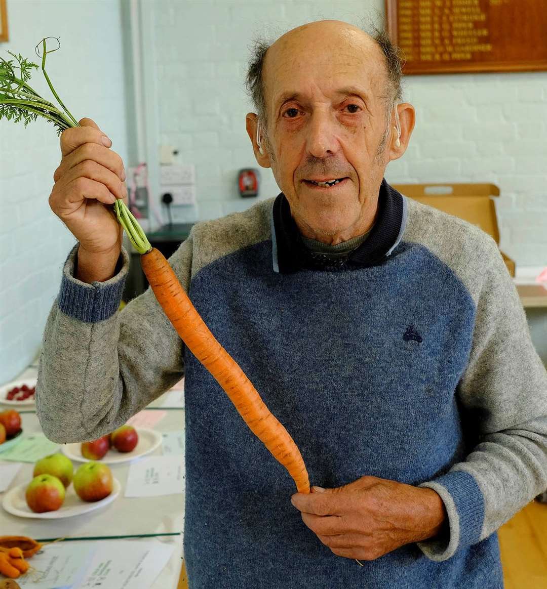 Grahame Collins, winner of the longest carrot