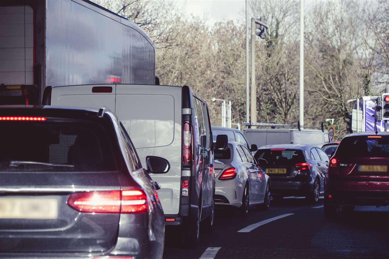 Heavy congested traffic on a busy London street (62307289)