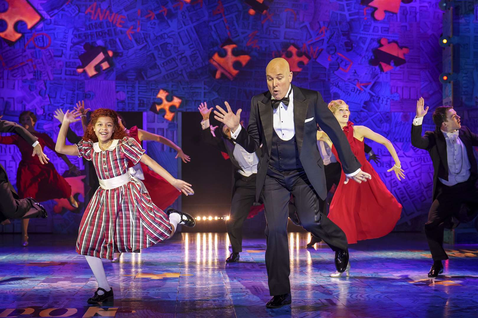 Annie:Harlie Barthram (Annie) and Alex Bourne (Daddy Warbucks), picture Paul Coltas