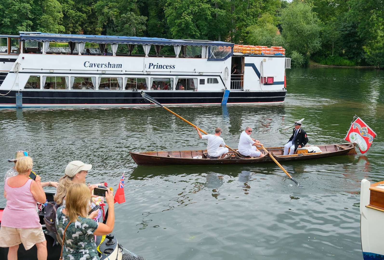 Onlookers at Mapledurham Lock in Purley on Thames