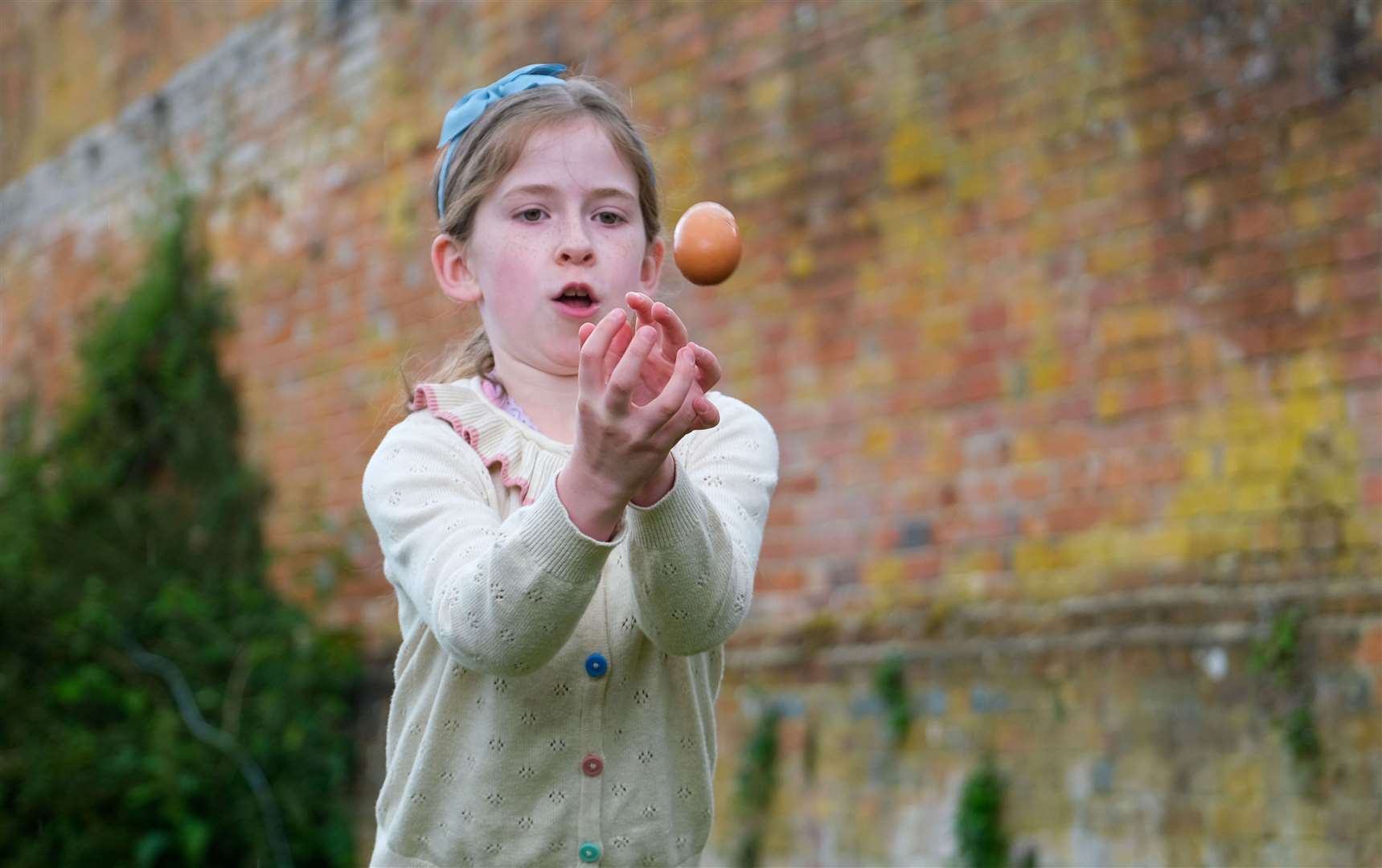 Egg catching competition