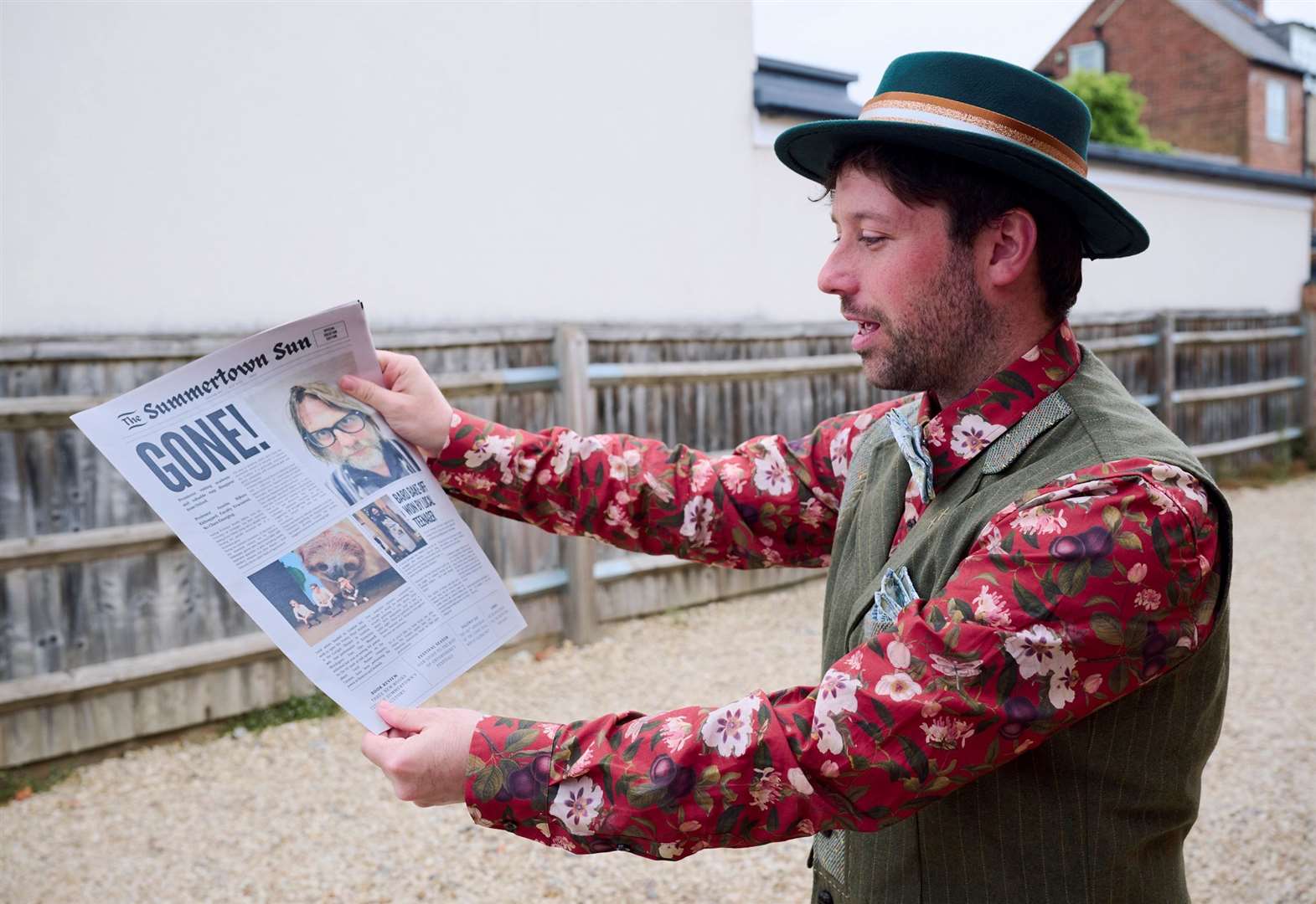 Creation Theatre SHERLOCK IN SUMMERTOWN Pic: Geraint Lewis
