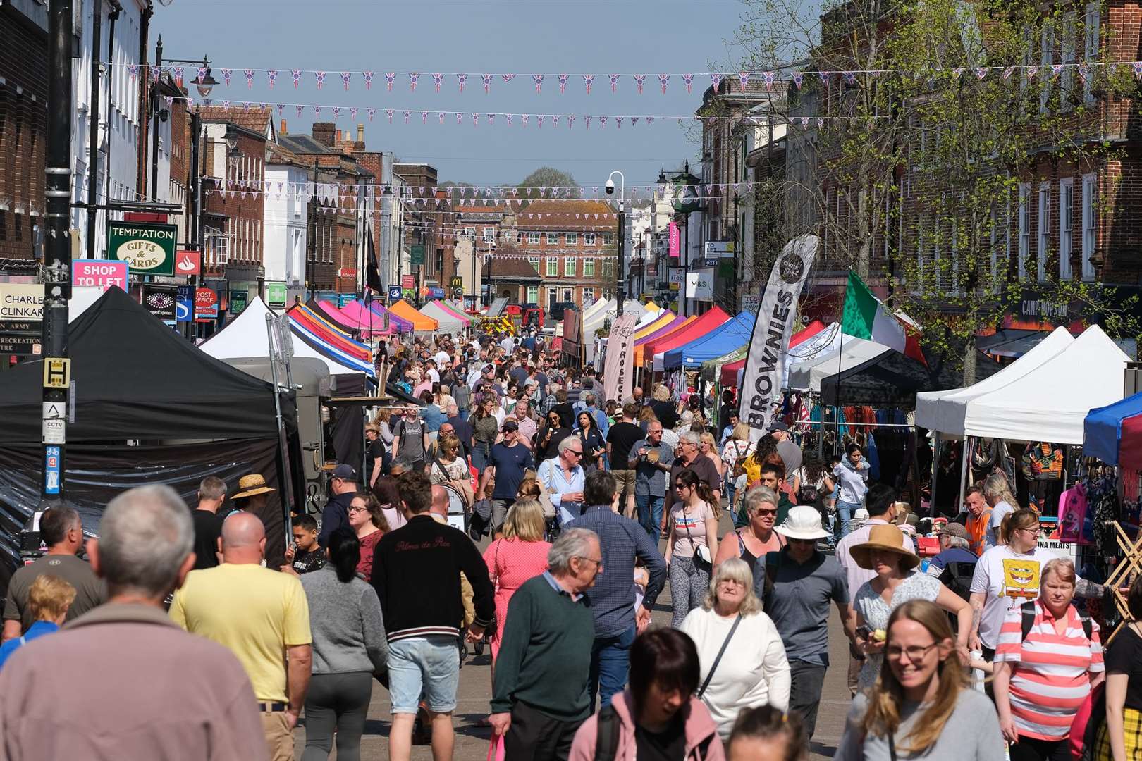 A jam-packed Northbrook Street artisan market (56140416)