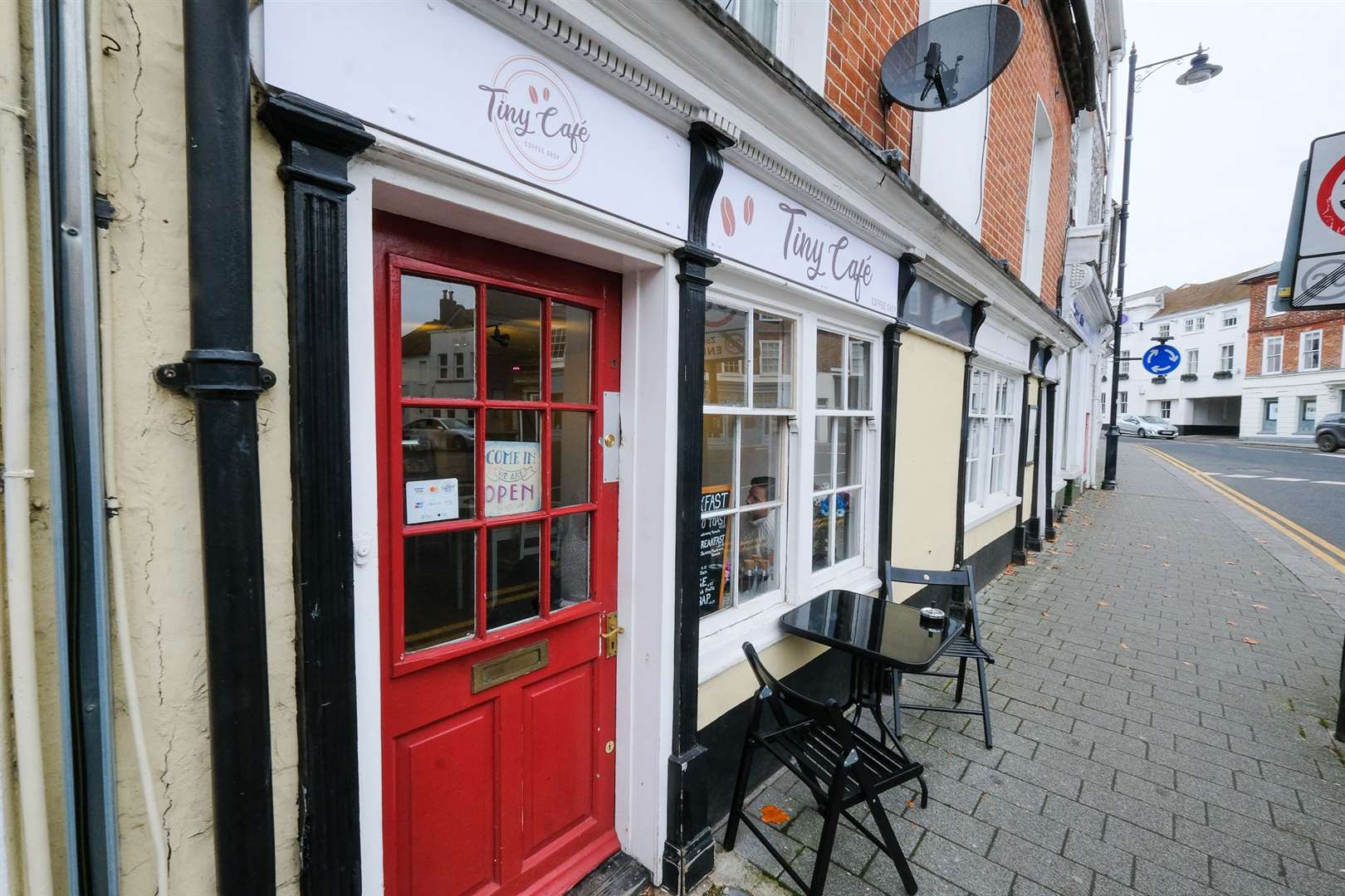 Tiny Café