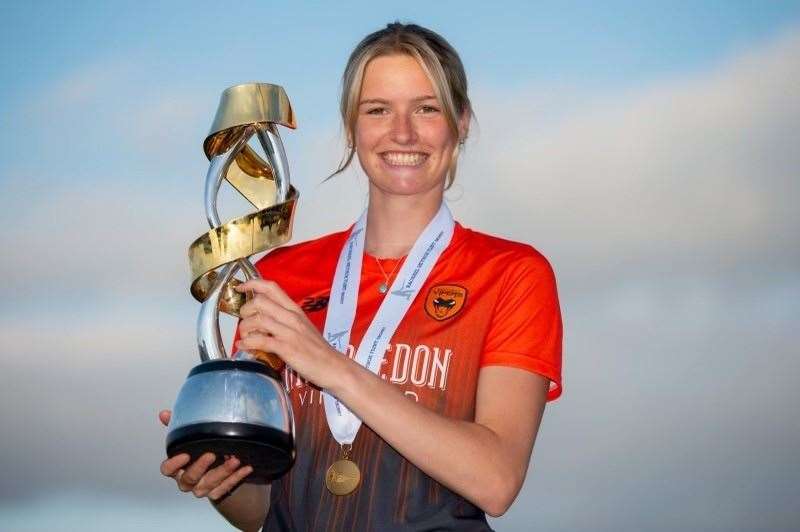 Lauren smiles with the trophy Pic: Dave Vokes
