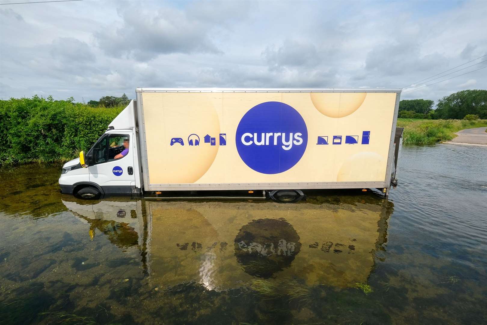 Delivery lorry stuck in Bucklebury ford