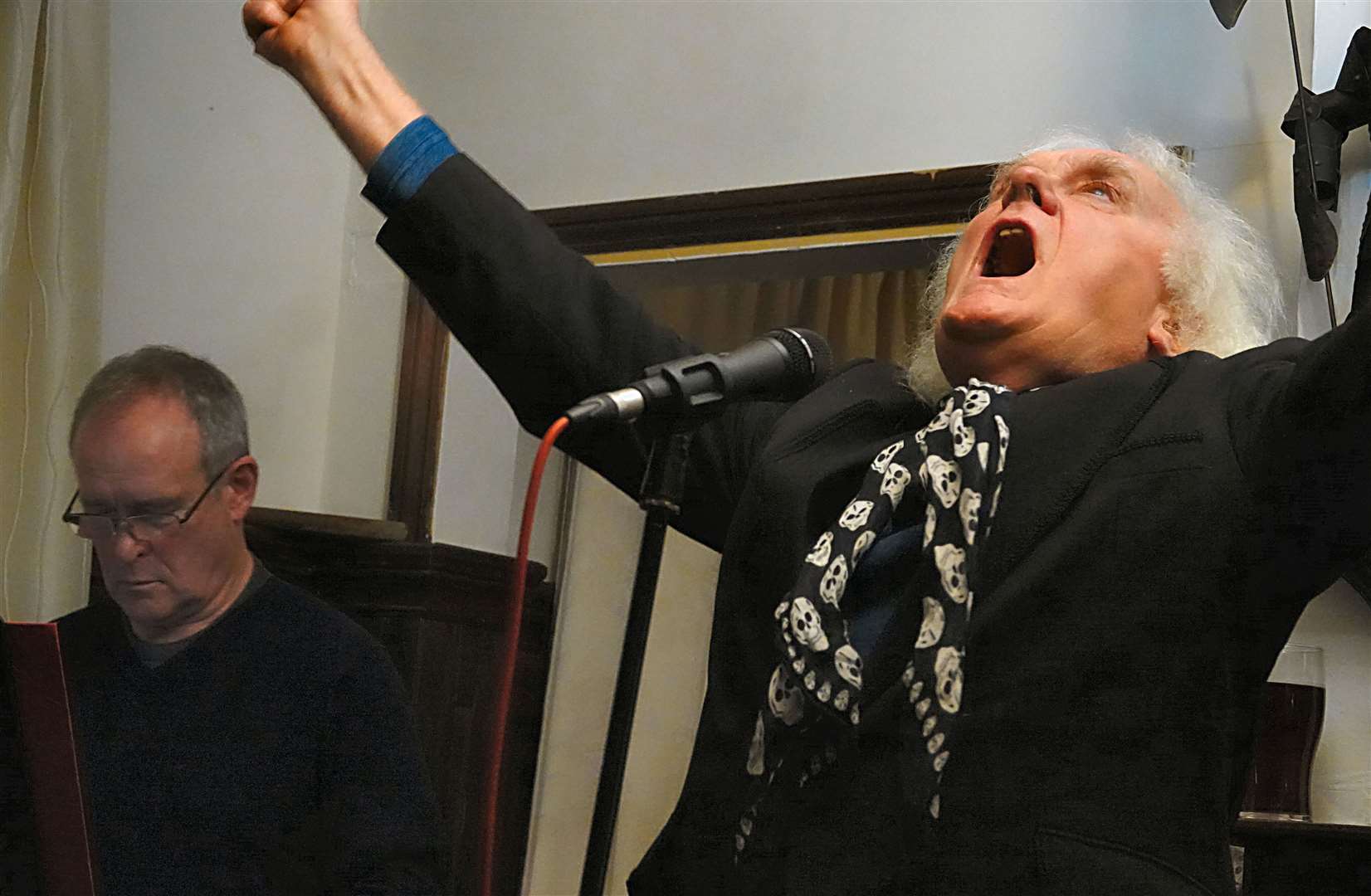 Alan Clayson at Shipinnarts Pic: Brian Harrington