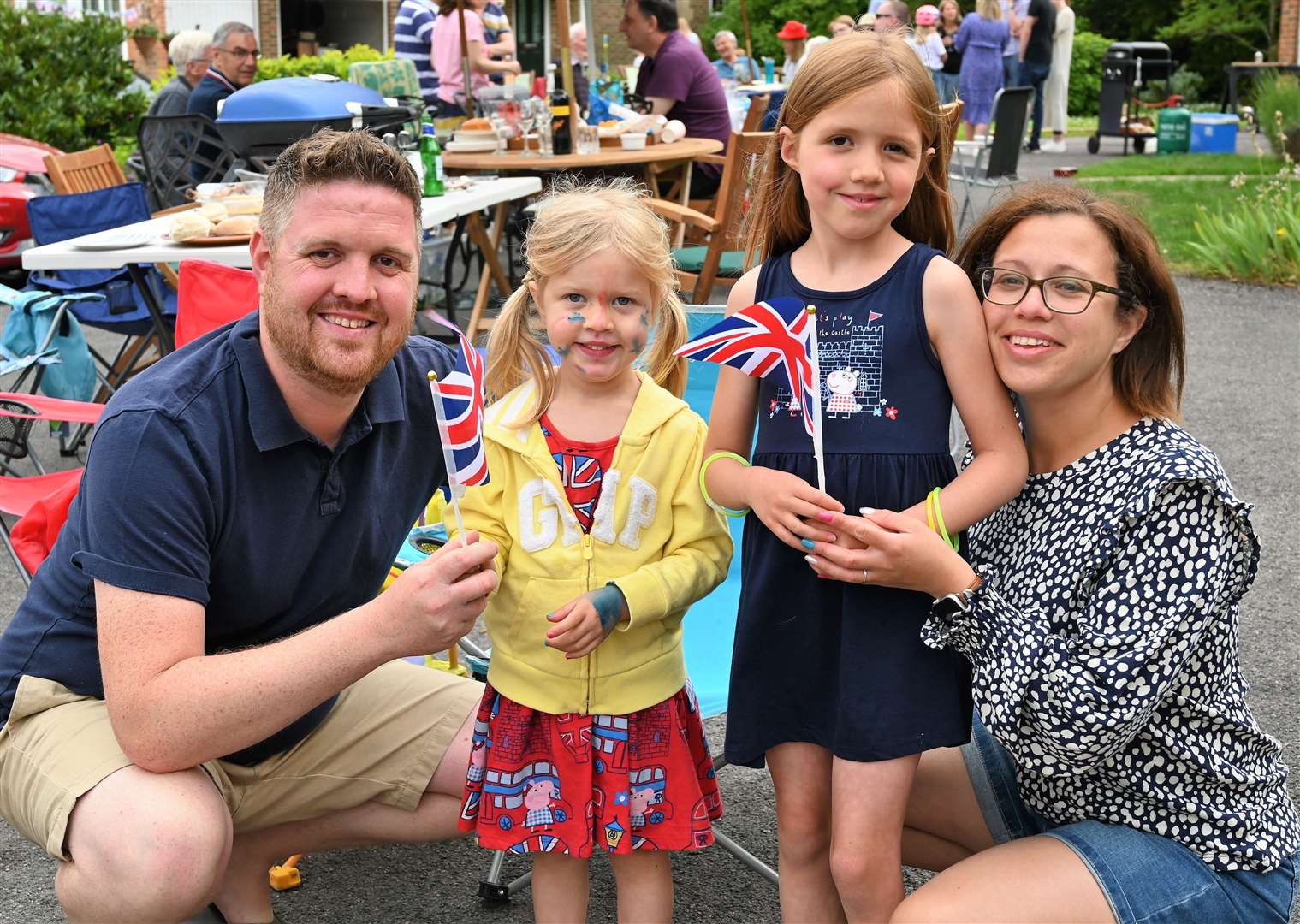 Wansey Gardens, Cold Ash Freya (4) & Ruby (7) with their parents Annabelle & Jamie Sutton (57090144)