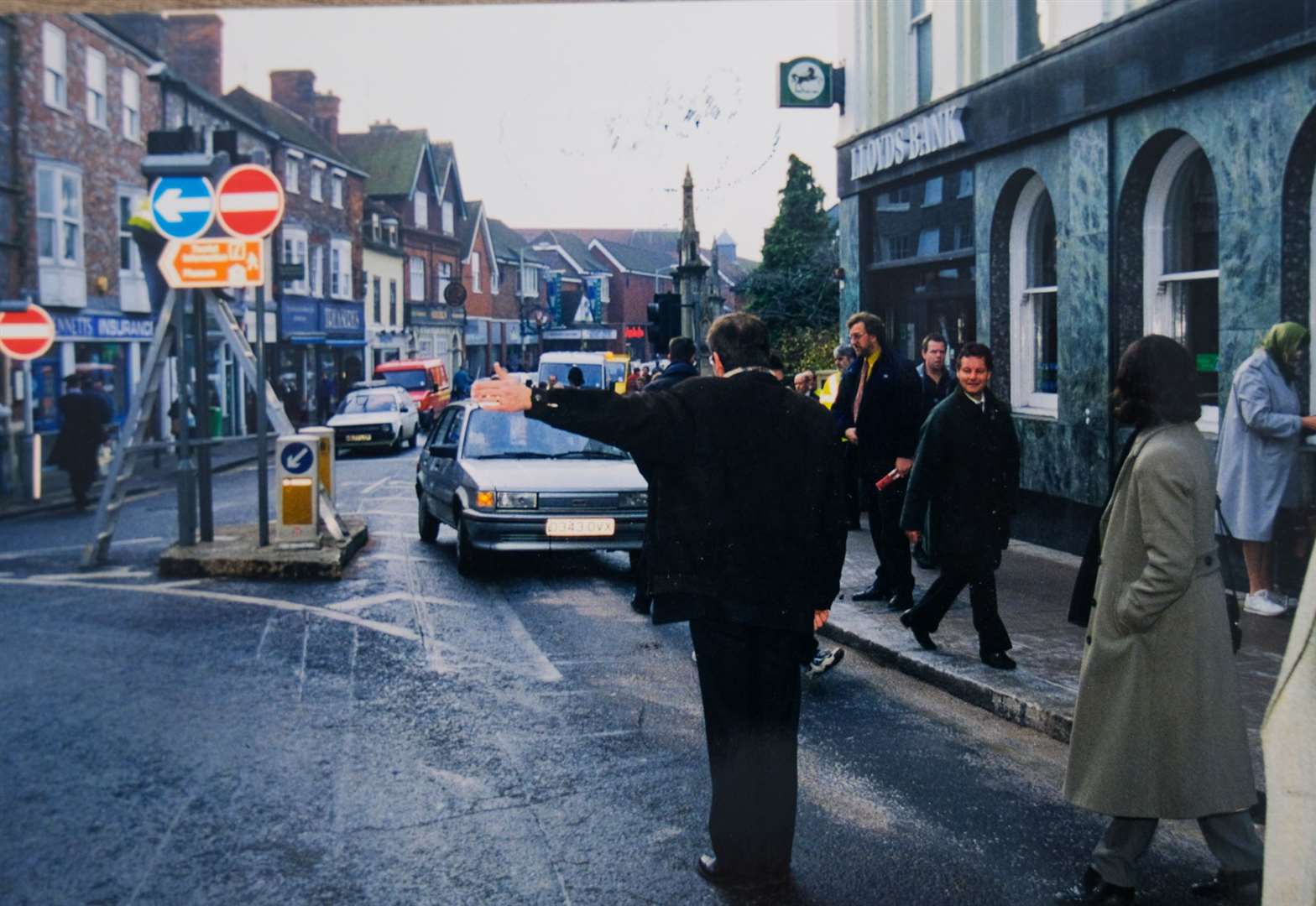 Educating drivers about the new pedestrianisation rules in 1998