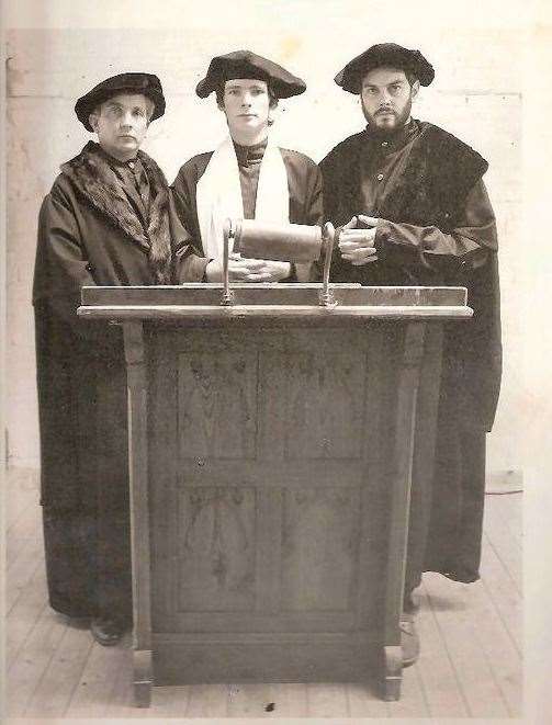 Martyrs: Rainsford, Bird and Brydges party of the prosecution, Crown & Clergy