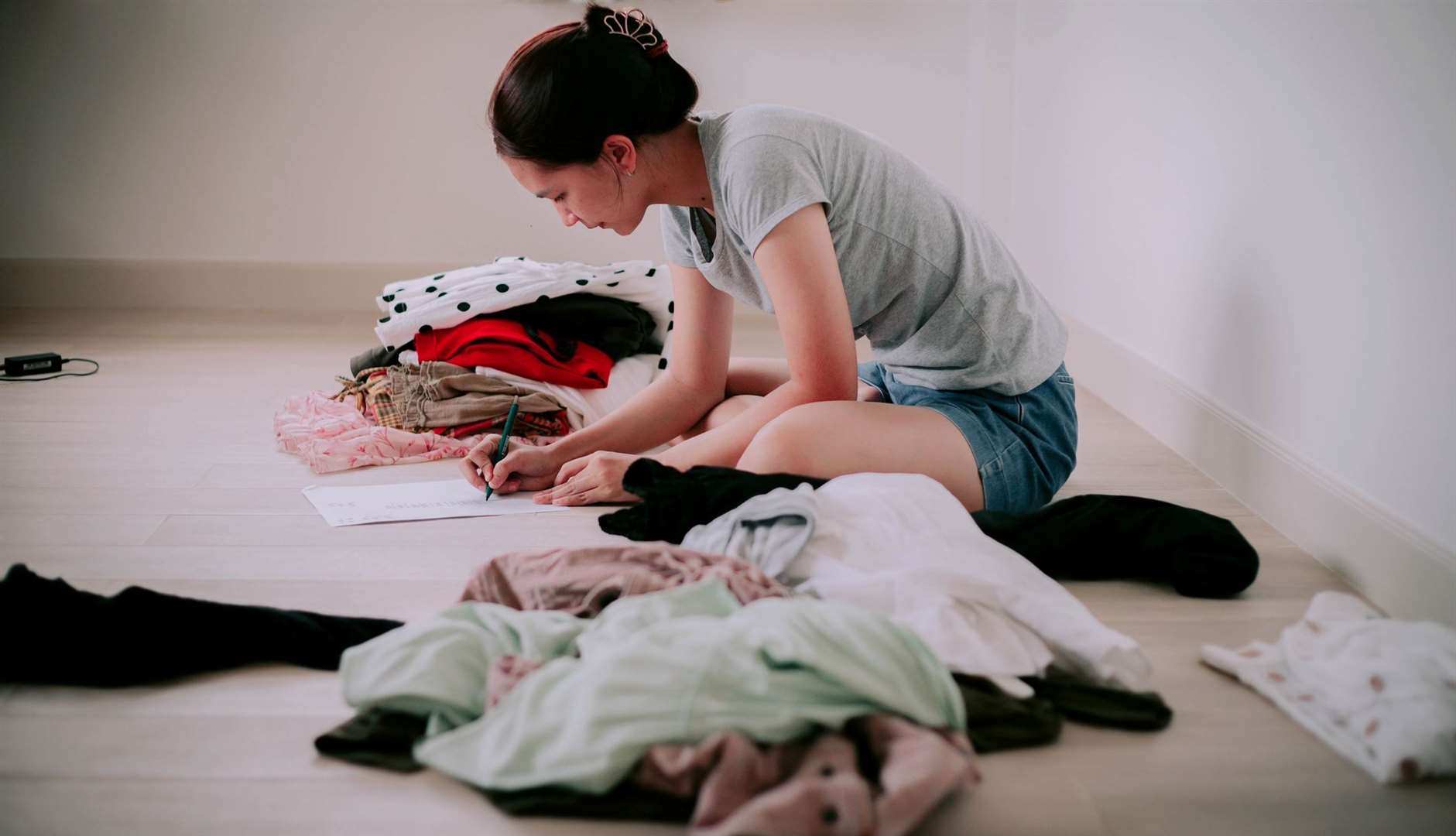 ‘Lessting’ is the art of decluttering and living with less