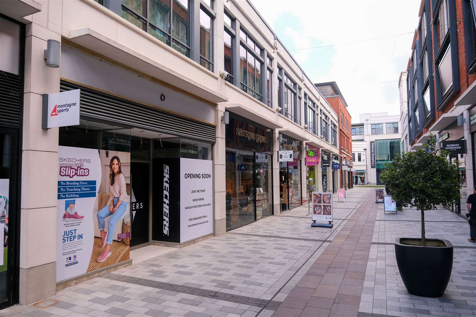 Skechers opening in Parkway