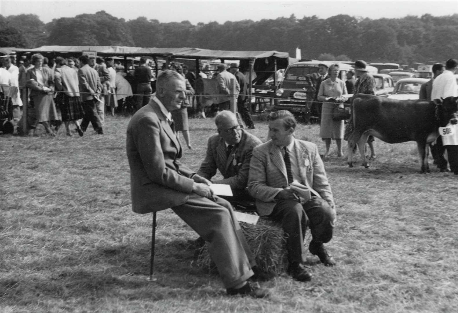 Officials taking a breather in 1988