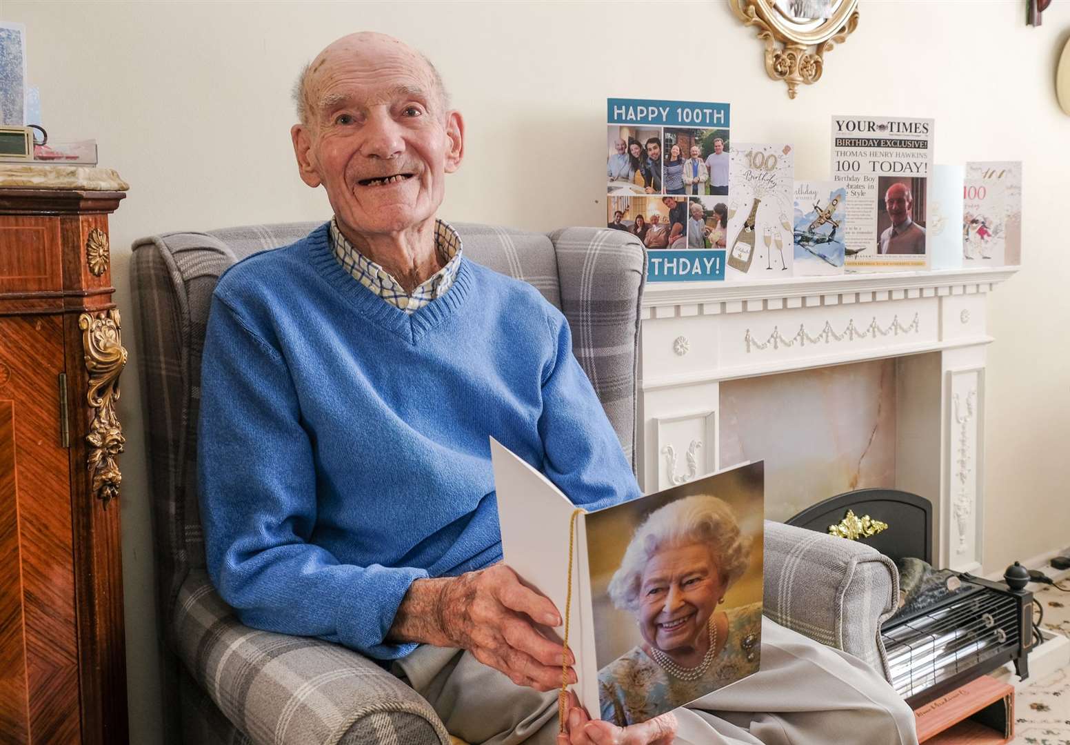 Tom Hawkins celebrates his 100th Birthday .Ref: 20-0821A..Picture by Phil Cannings.. (47267931)
