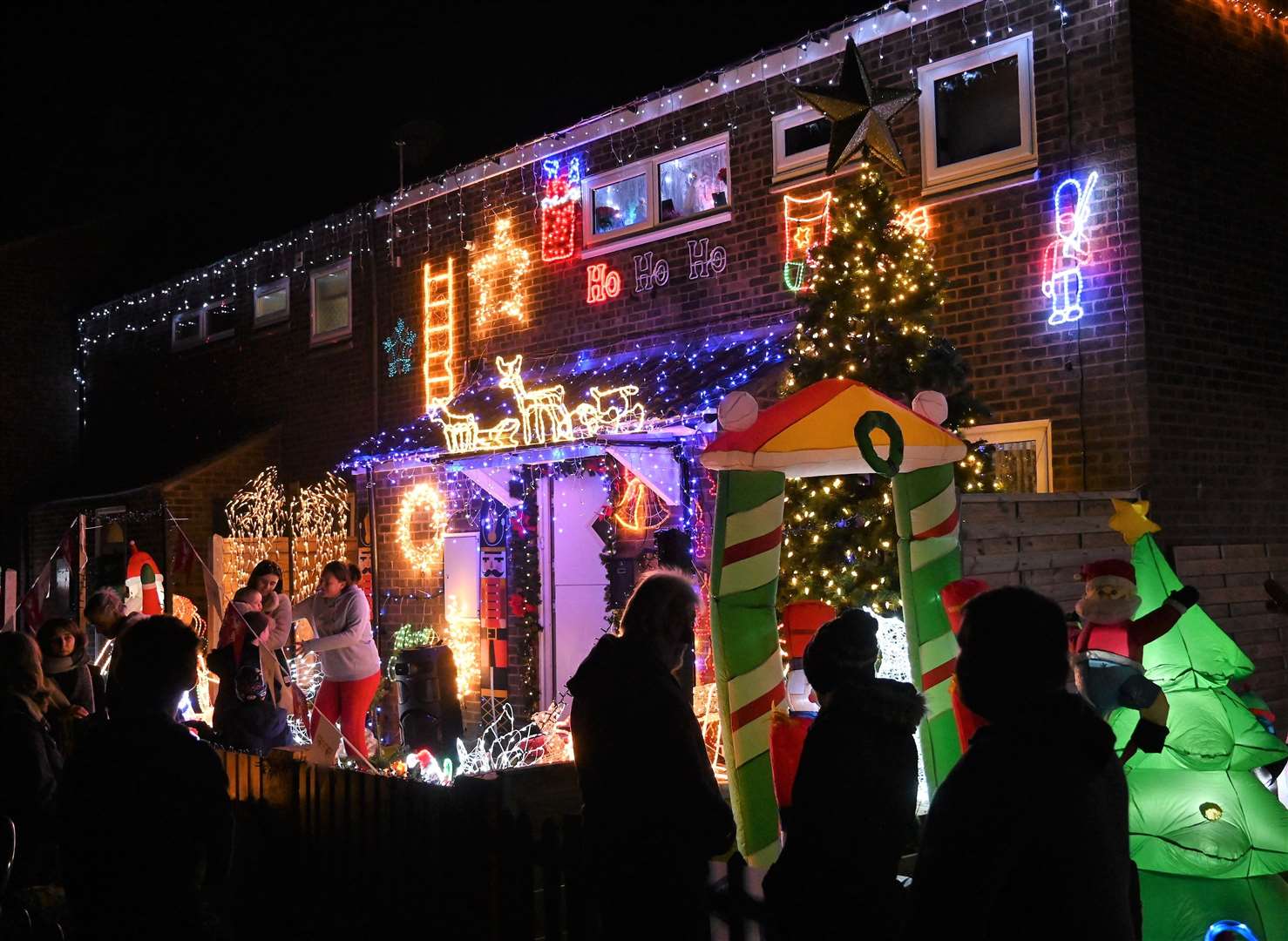 Steve Morgan's charity Christmas lights. Ref: 49-2121