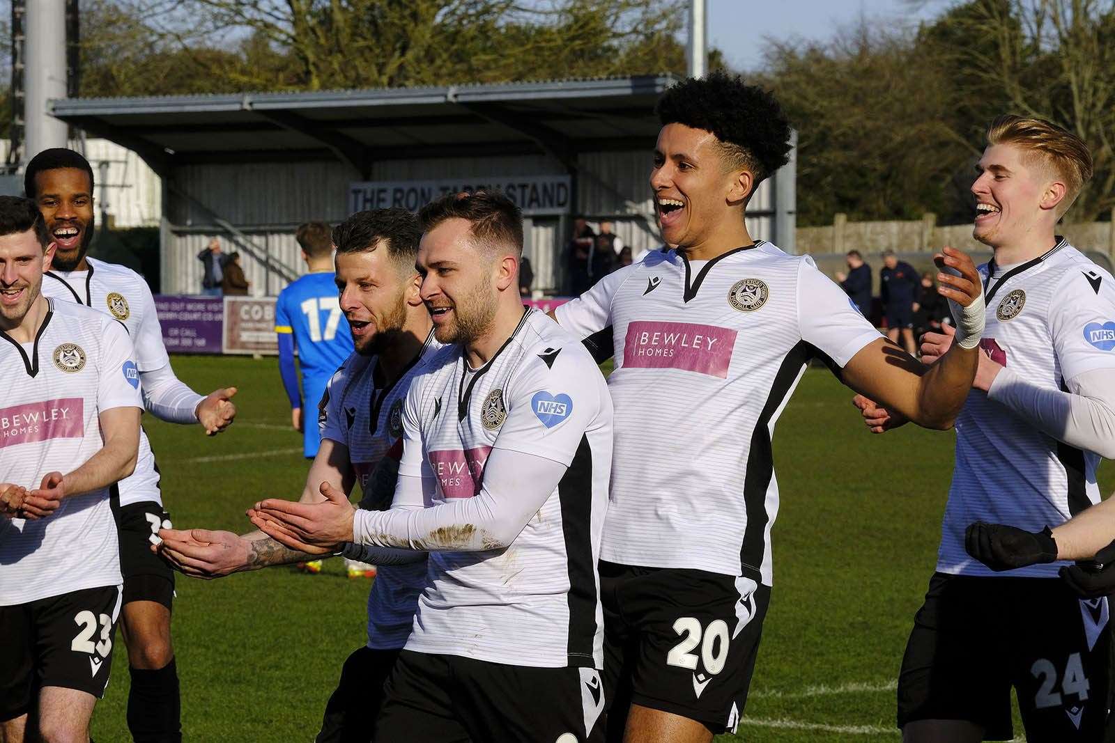 Hungerford storm into the lead