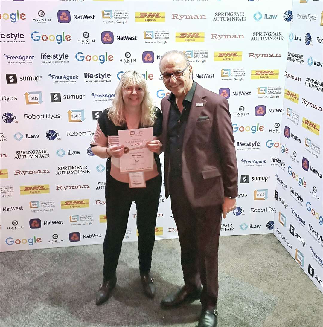 Happipup entrepreneur Sandra Emmons from Pangbourne wins SBS award from Dragon’s Den star Theo Pathitis